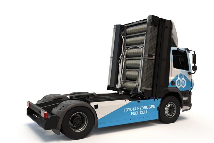 02_Trucks-met-waterstofbrandstofcel-om-logistiek-van-Toyota-in-Europa-koolstofvrij-te-maken-scaled-1